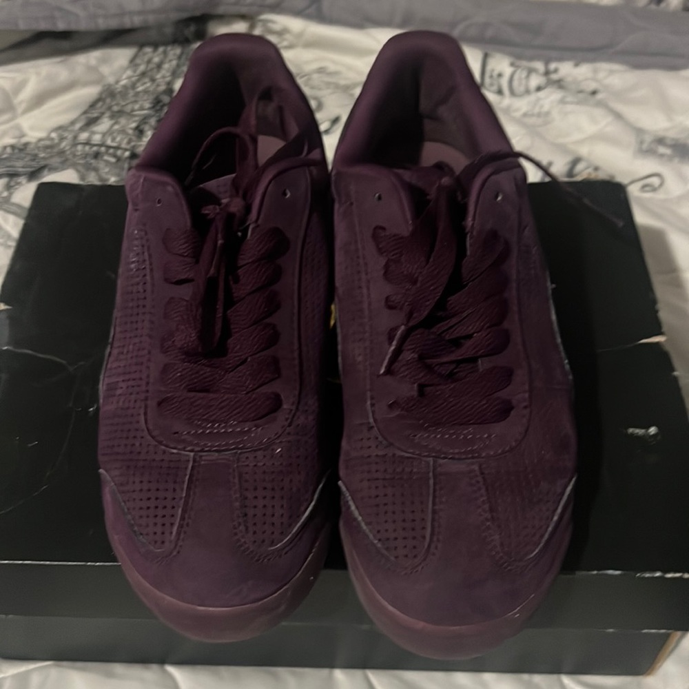 5.5 woman’s puma’s